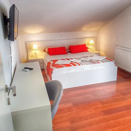 Slavica Apartment *