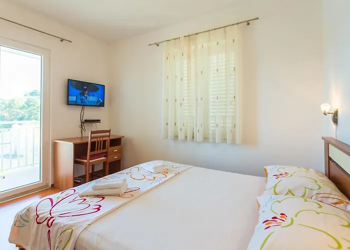 Slavica Apartament Pomena