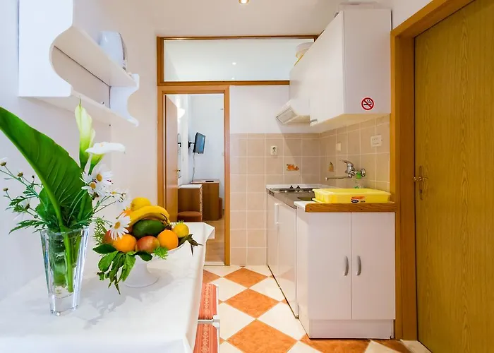 Slavica Apartament Pomena
